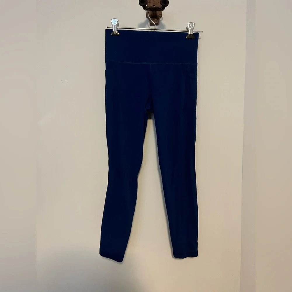 Athleta Salutation Stash Pocket II tight - Picture 4 of 5